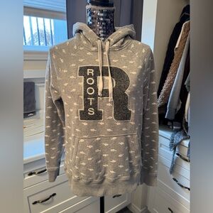 3/$30 Roots grey hoodie M beaver print chenille letter R